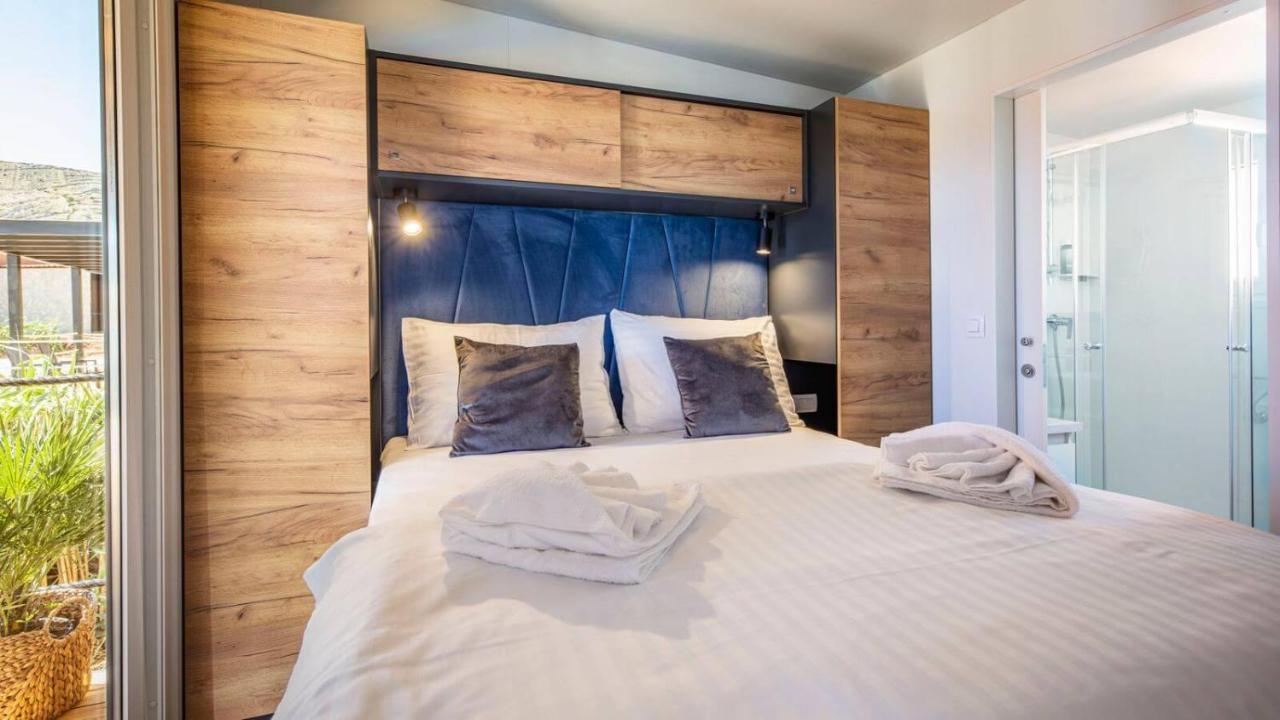 Terra Park Spiritos Hotel Kolan Ngoại thất bức ảnh